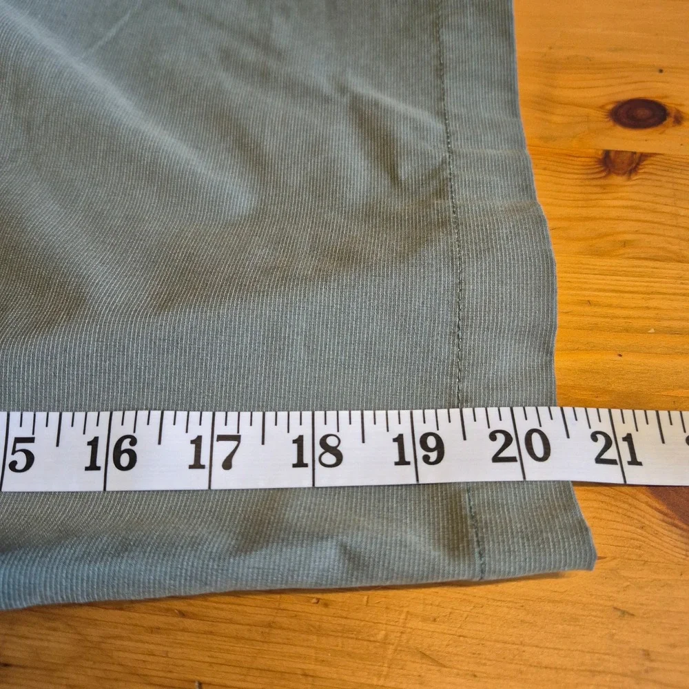 TravisMathew Mens Sage Green Performance Golf Shorts Size 34‎ Stretch Textured